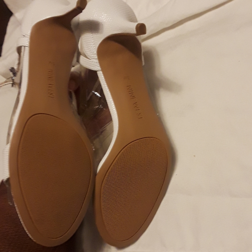 Sandals - Picture 5 of 6